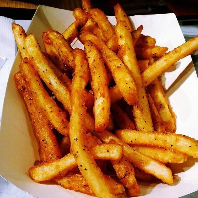 은근히 호불호 갈리는 맘스터치 감자튀김.jpg | 인스티즈