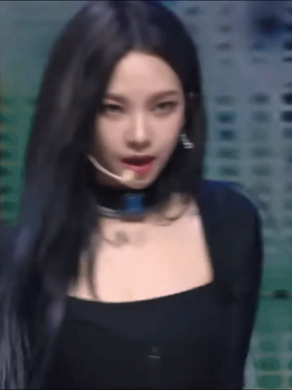 외모+몸매로 한국 상위 10%안에 가능할 것 같은 카리나 | 인스티즈