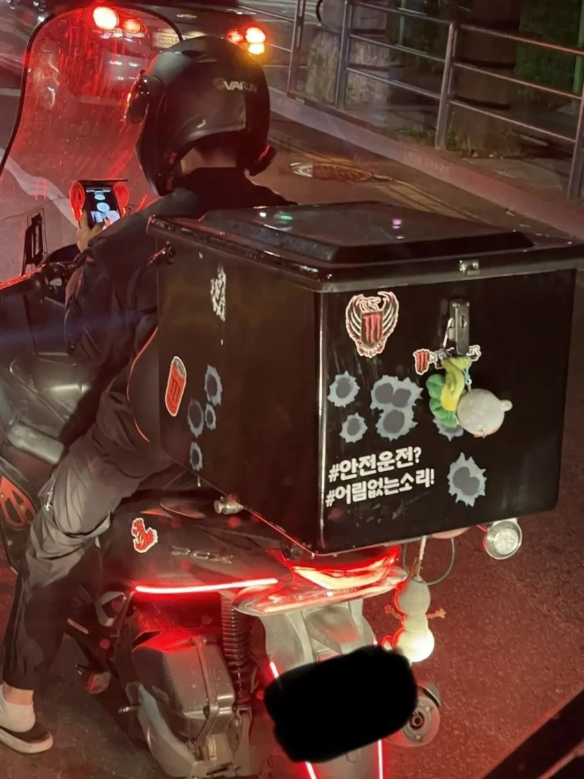 요즘 배달오토바이 스티커ㄷㄷ .JPG | 인스티즈