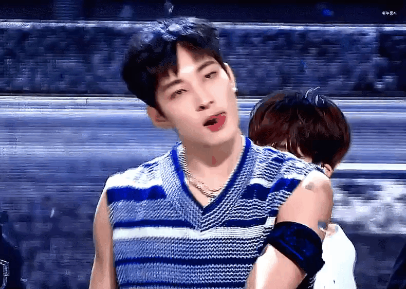 머리에 달면 청량깔쌈 근데 이제 다른 데에 달면 ......... 남자아이돌 반다나 모음 | 인스티즈