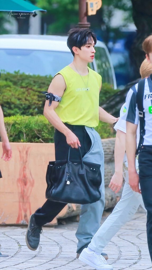 머리에 달면 청량깔쌈 근데 이제 다른 데에 달면 ......... 남자아이돌 반다나 모음 | 인스티즈