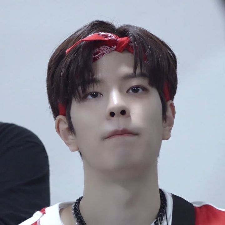 머리에 달면 청량깔쌈 근데 이제 다른 데에 달면 ......... 남자아이돌 반다나 모음 | 인스티즈