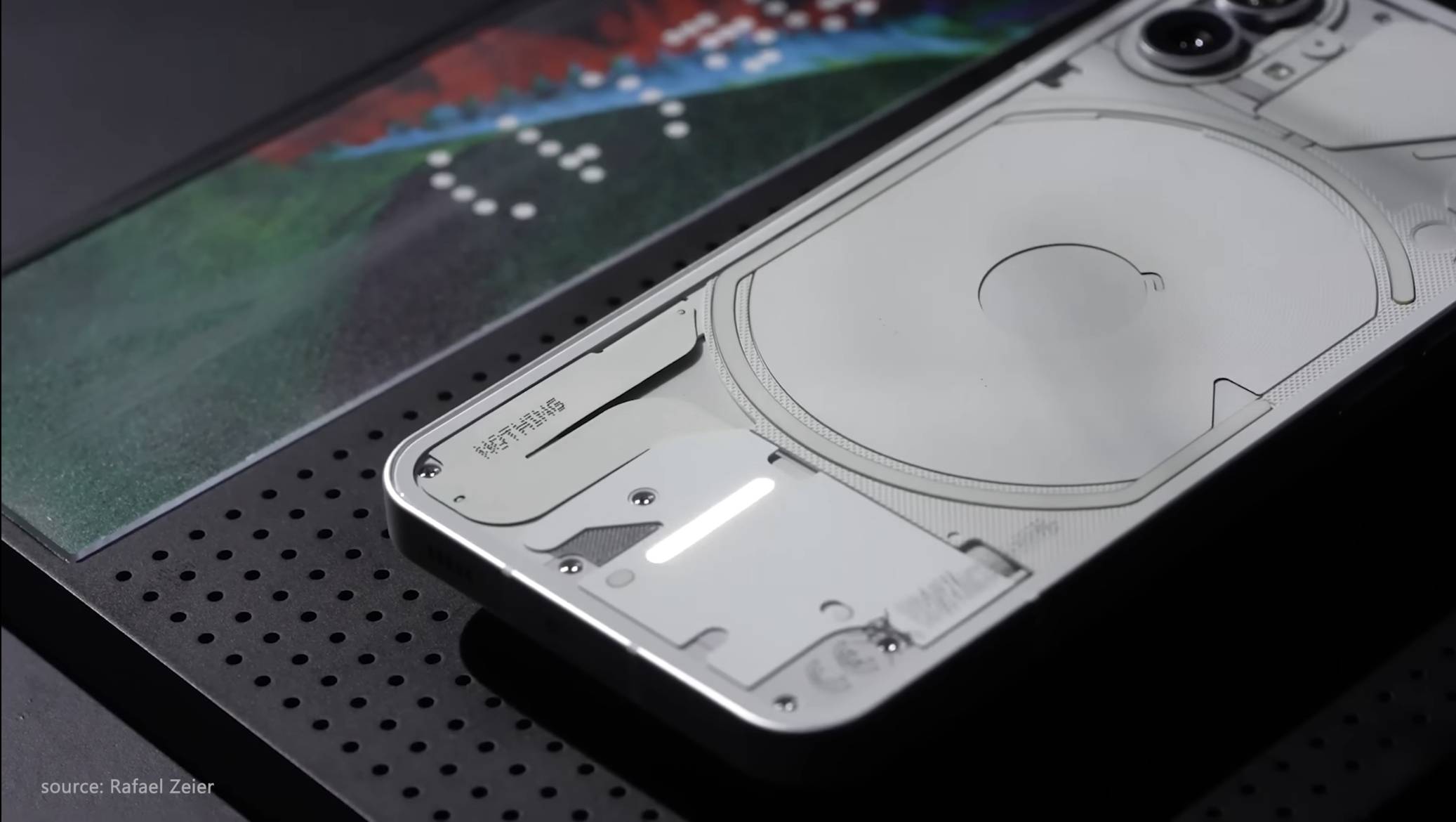 공대감성 느껴지는 새로운 스마트폰 | 인스티즈