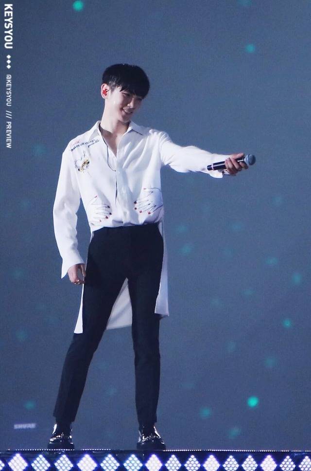 소속사 사장도 만족한, 키가 디렉팅한 샤이니 콘서트 의상.jpgif | 인스티즈