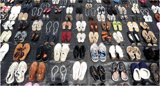 미국 금문교에서 자살한 사람들의 신발 | 인스티즈