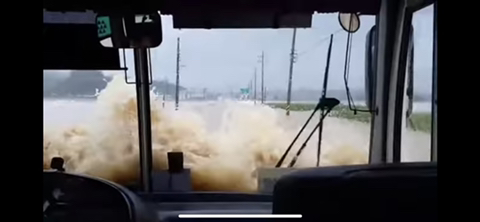 섬진강이 범람해서 통근버스로 회사 탈출하는 영상 | 인스티즈