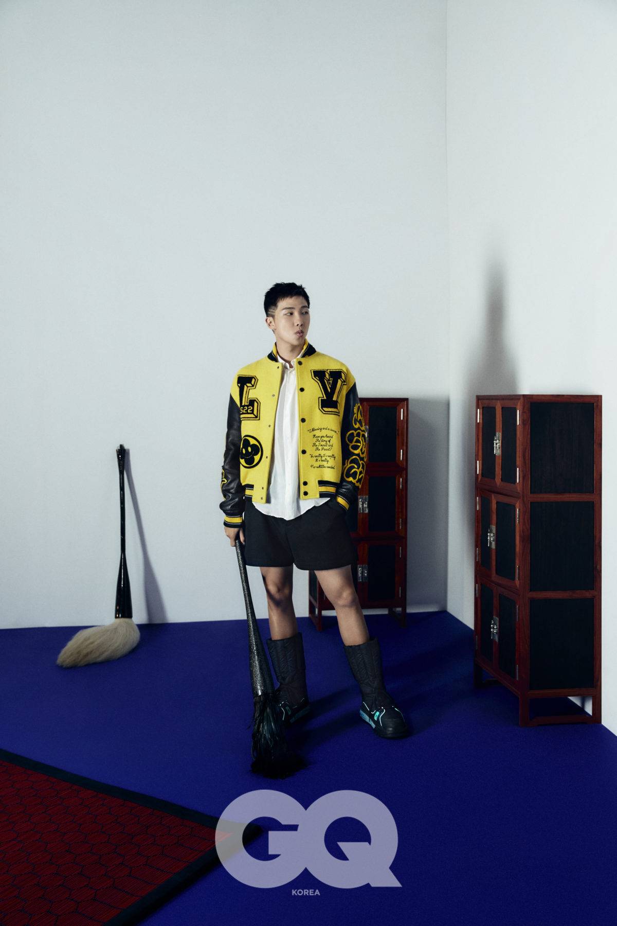 무형문화재 장인의 공예품과 함께했던 방탄소년단 RM의 화보 | 인스티즈