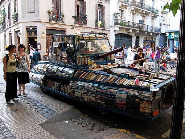 평화를 퍼트리는 탱크 도서관 | 인스티즈