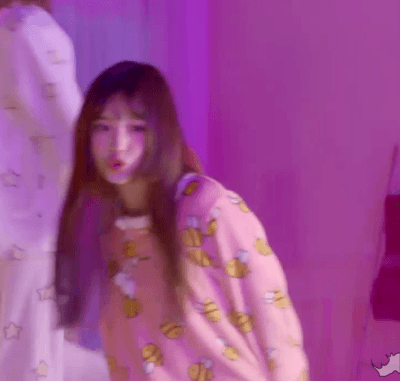 첨봤을때 너무귀여워서 깨물어주고싶던 아이돌.jpeg | 인스티즈