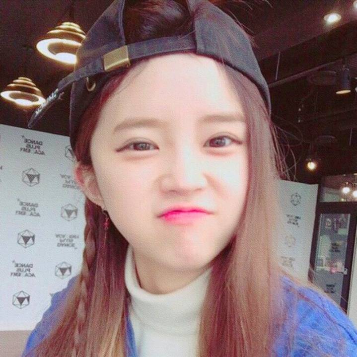 첨봤을때 너무귀여워서 깨물어주고싶던 아이돌.jpeg | 인스티즈