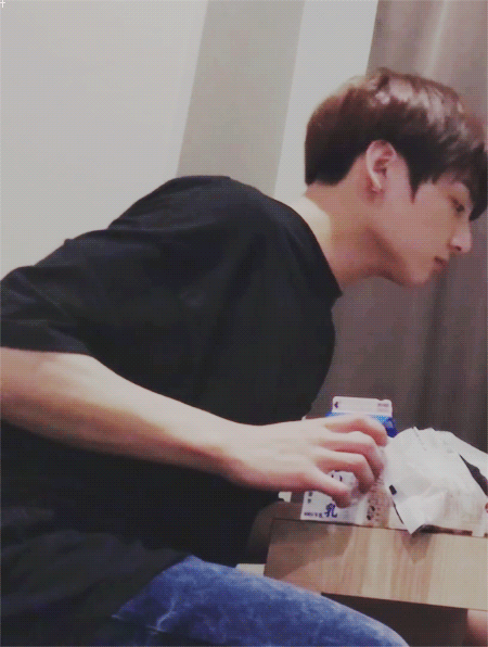 설렘 DNA는 타고났다는 방탄소년단 정국 | 인스티즈