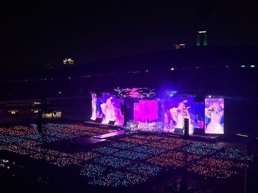 아이유 콘서트 관객석 분위기 | 인스티즈