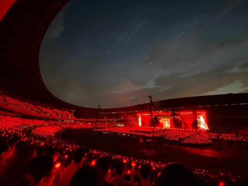 아이유 콘서트 관객석 분위기 | 인스티즈