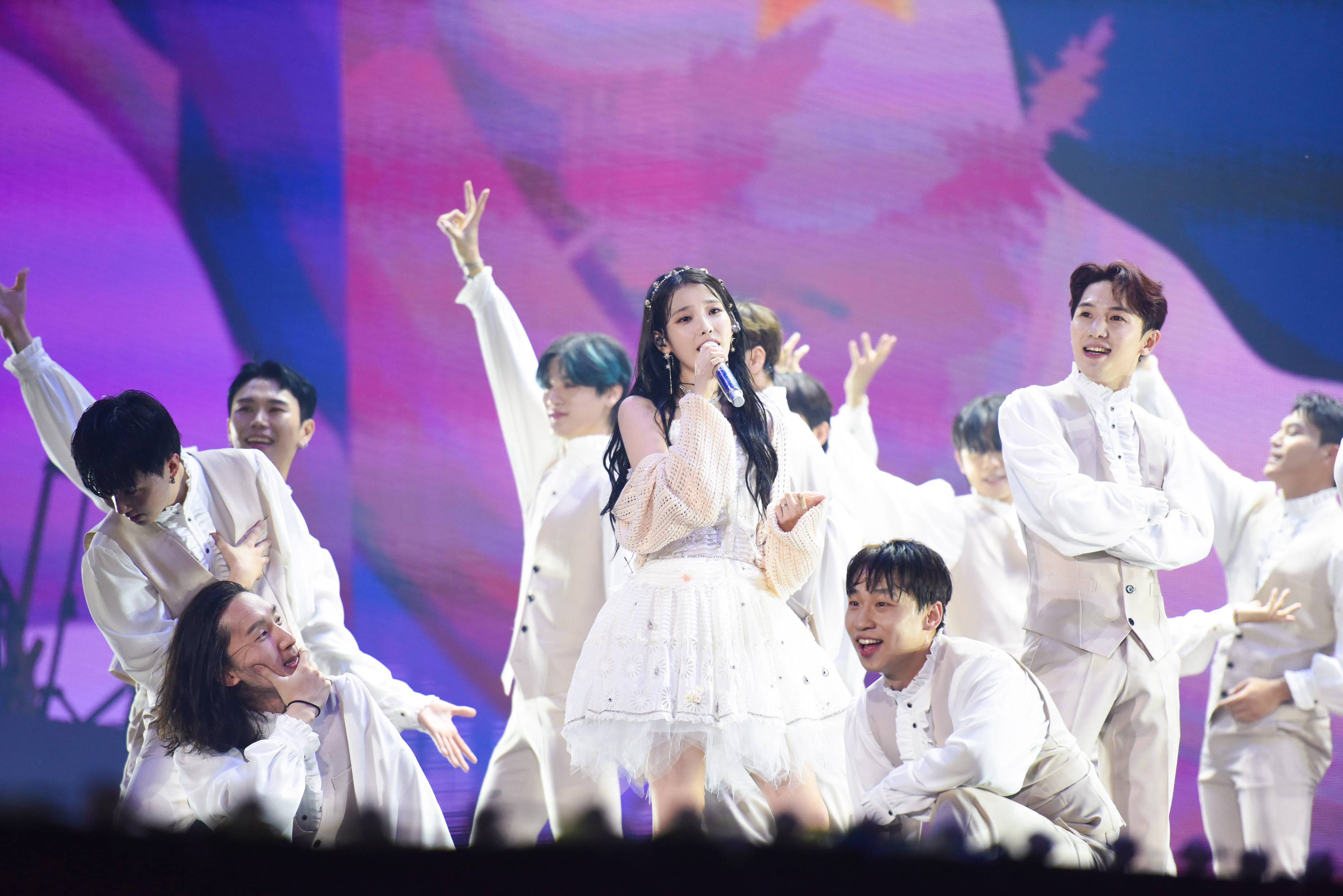 (스압)아이유 골든아워 콘서트.jpg | 인스티즈