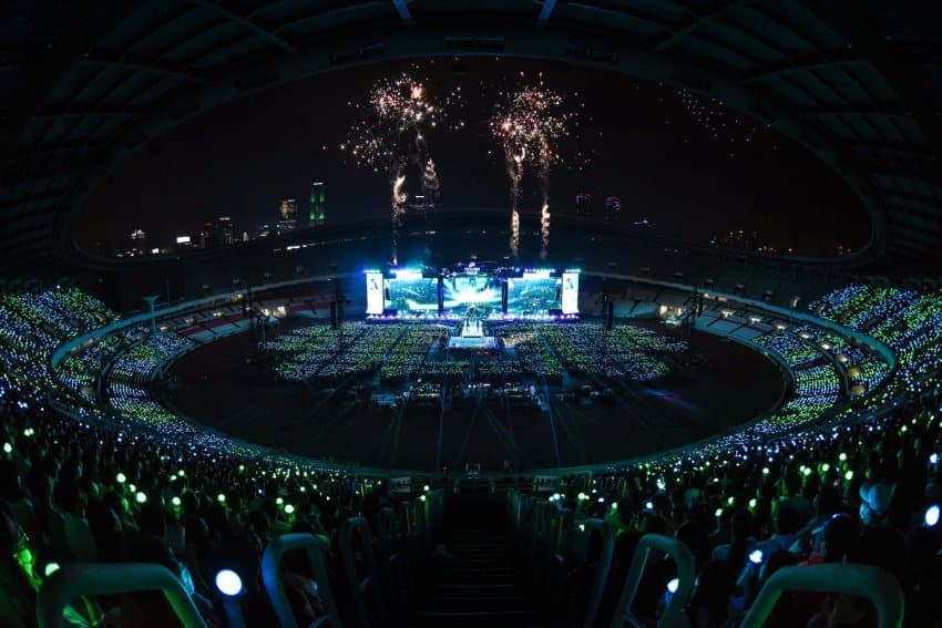 아이유 콘서트 관객석 분위기 | 인스티즈