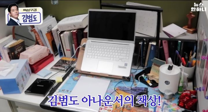 MBC 아나운서들 책상 상태 공개.jpg | 인스티즈
