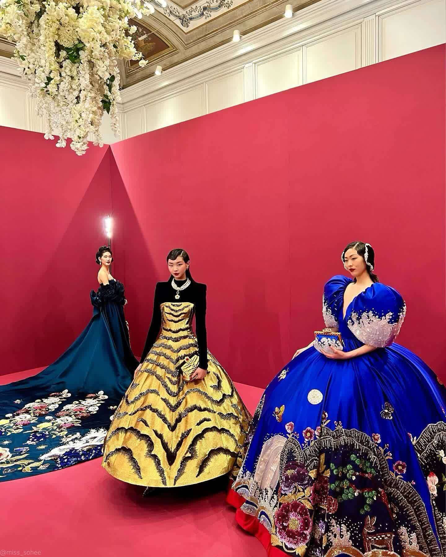 빌보드 '올해의 여성' 화보에 등장한 한국 여성 디자이너의 의상 | 인스티즈