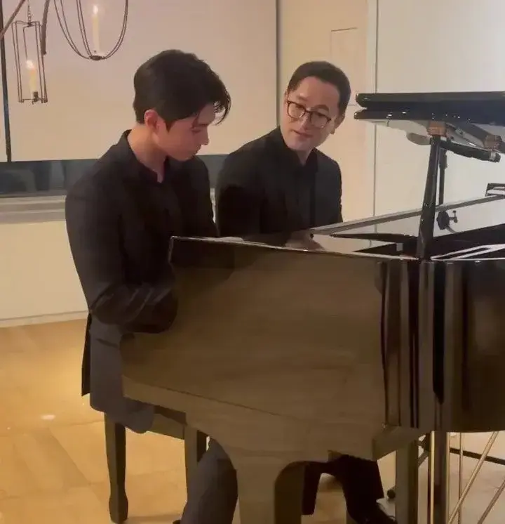 피아니스트 놀라게 한 박보검 즉흥 연주 실력 | 인스티즈