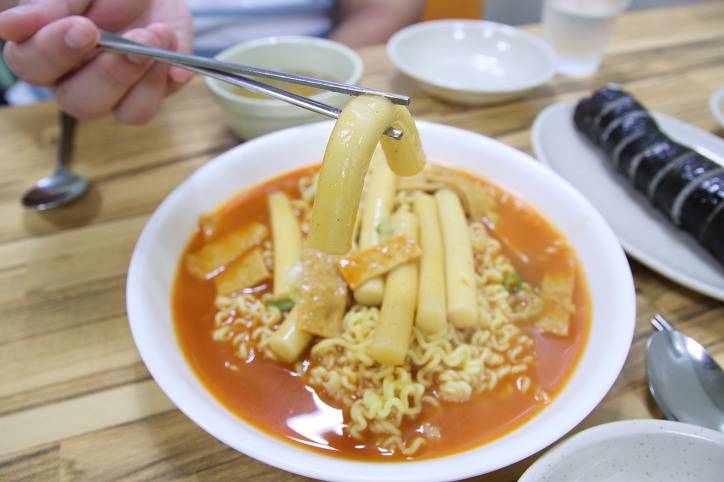 밀떡으로 유명한 인천 떡볶이....jpg | 인스티즈