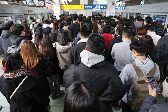 [속보] 서울 지하철 노사 협상 결렬…내일부터 총파업 | 인스티즈