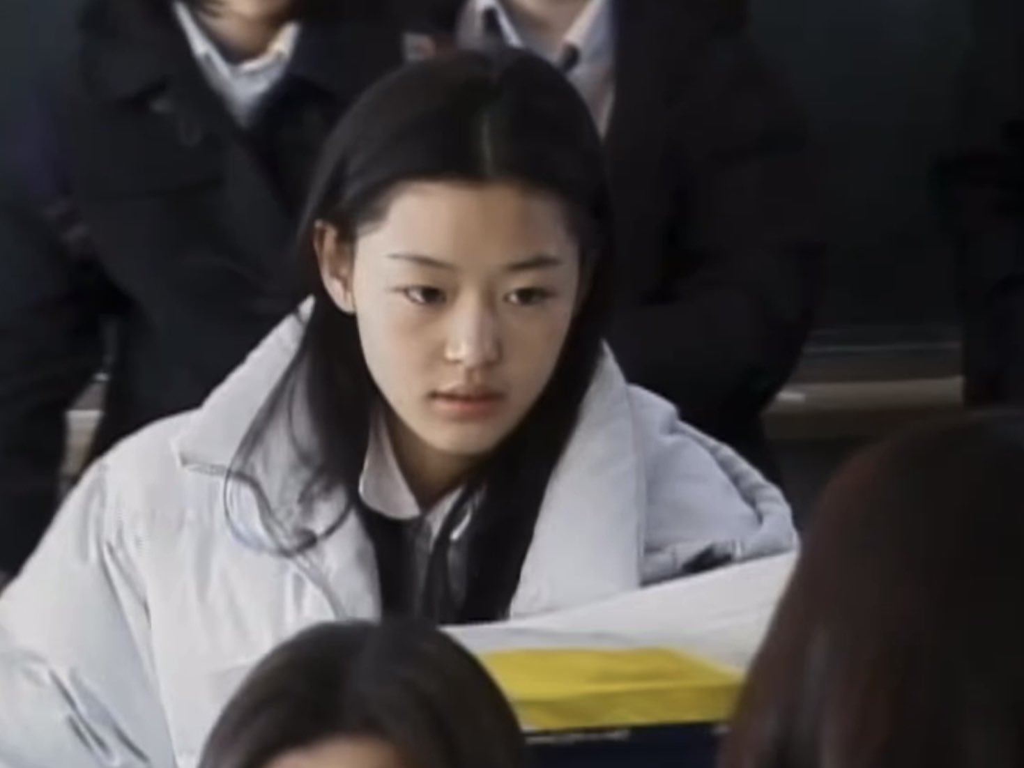 그 시절 전지현 영상에 뉴진스 디토 음원을 씌우면.twt | 인스티즈