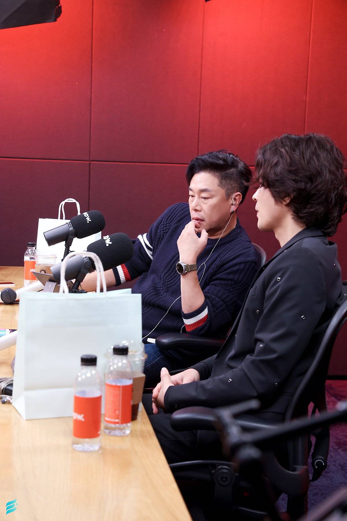 [잡담] 한 해는 저물어 가는데 나이는 나만 먹나봄 내 배우님은 내내 변함이 없네 | 인스티즈