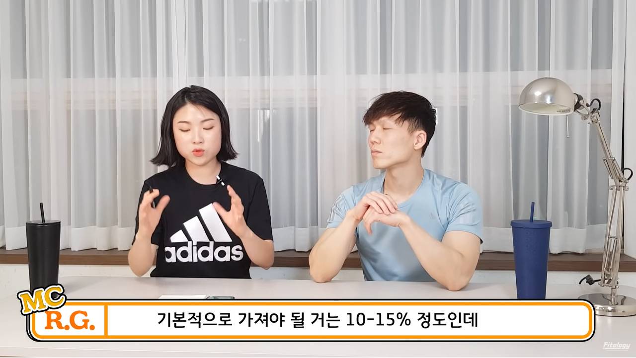 강한 여성의 마른 근육과 11자 복근의 필수 요소 낮은 체지방률 | 인스티즈