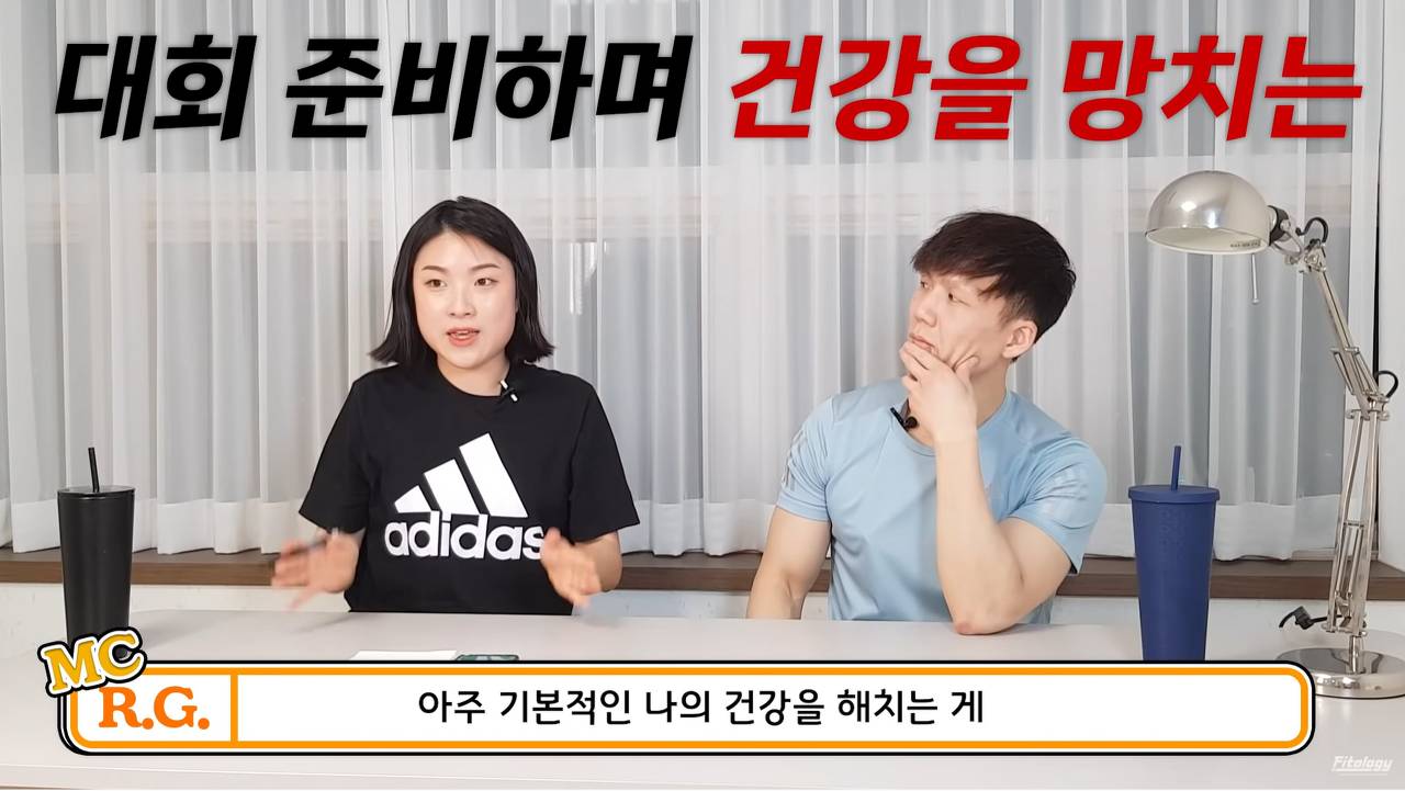 강한 여성의 마른 근육과 11자 복근의 필수 요소 낮은 체지방률 | 인스티즈