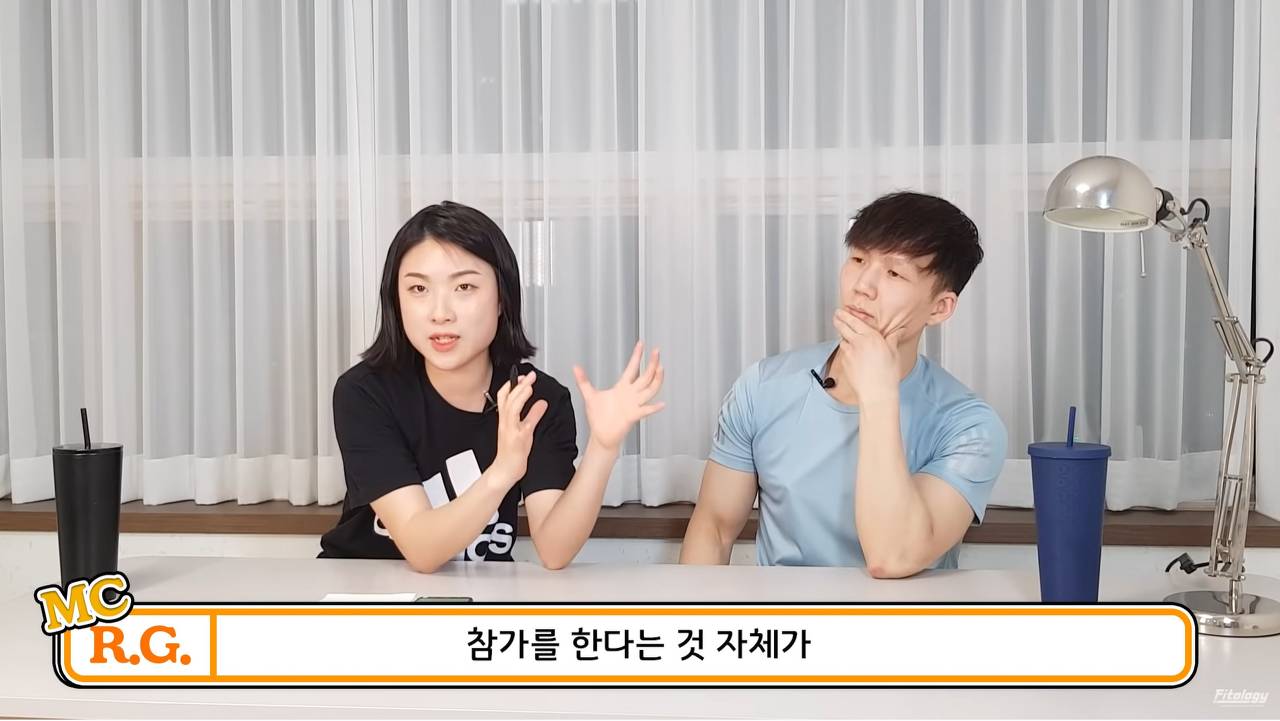 강한 여성의 마른 근육과 11자 복근의 필수 요소 낮은 체지방률 | 인스티즈