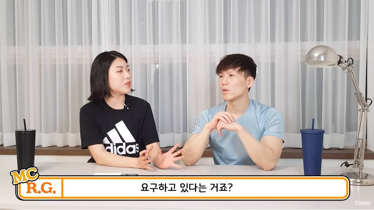 강한 여성의 마른 근육과 11자 복근의 필수 요소 낮은 체지방률 | 인스티즈