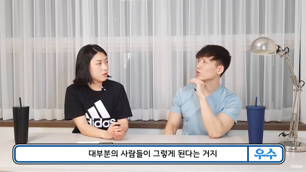 강한 여성의 마른 근육과 11자 복근의 필수 요소 낮은 체지방률 | 인스티즈