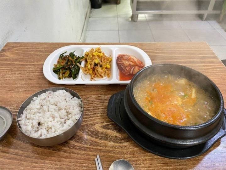 서울에도 있다는 3500원 찌개 밥집 | 인스티즈
