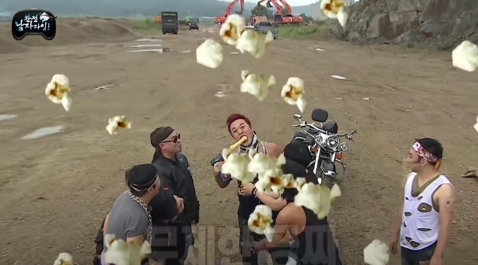 무한도전 활력왕 특집에서 정준하가 드릴로 옥수수 먹는 장면 당황해서 줌아웃한 것 같은 달글 | 인스티즈