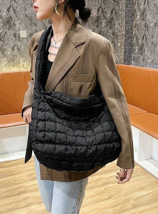 요즘 패션좋아하는 여자들한테 인기 원탑인 가방 | 인스티즈