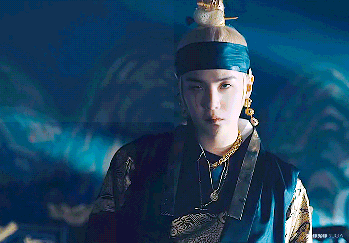 최근 슬슬 많이 보이는 아이돌 무대의상 .jpg | 인스티즈