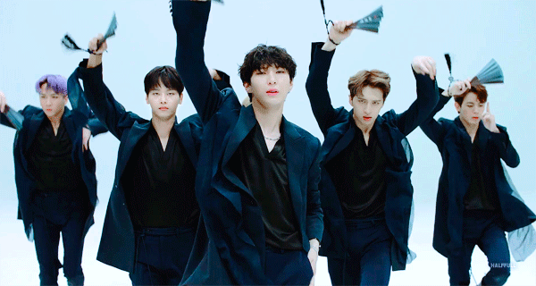 최근 슬슬 많이 보이는 아이돌 무대의상 .jpg | 인스티즈