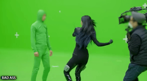 광야 CG촬영 하느라 바쁜 에스파 카리나.gif - 인스티즈(instiz) 이슈 카테고리