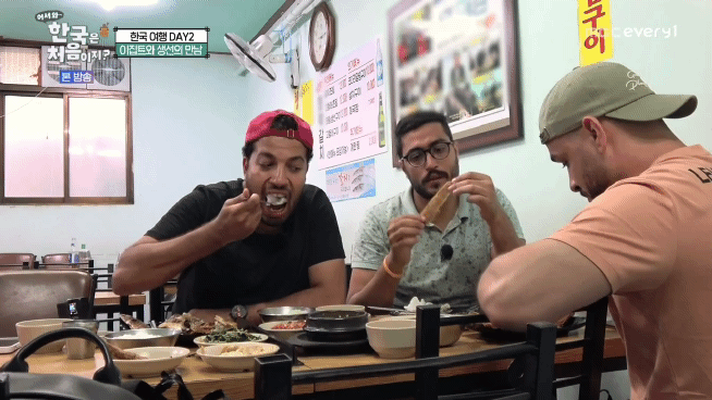 생선구이 처음 먹어보는 이집트 사람...jpg | 인스티즈