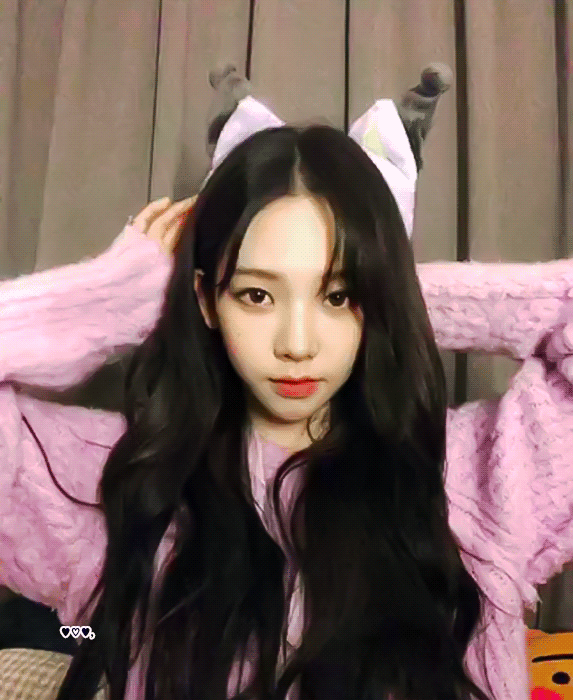 인스타 라이브하는 카리나.gif | 인스티즈