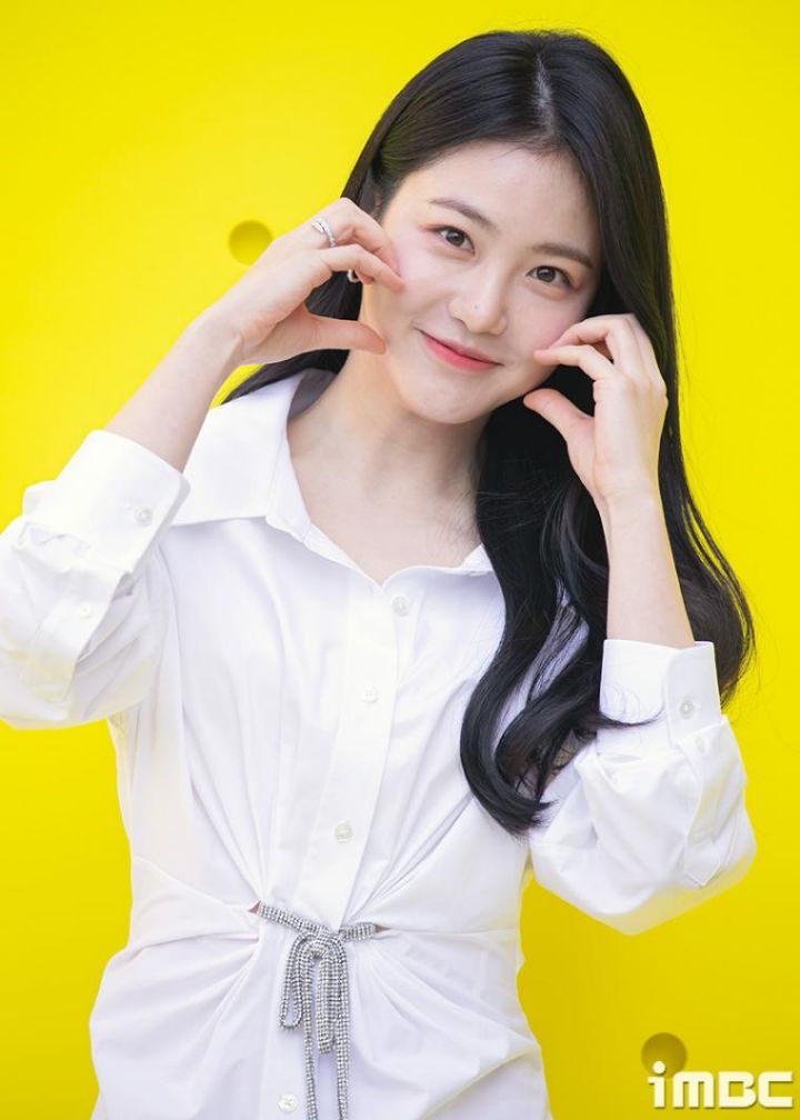 더 글로리 촬영하다 지나가는 시민에게 혼났다는 '박연진 아역' 신예은.txt | 인스티즈