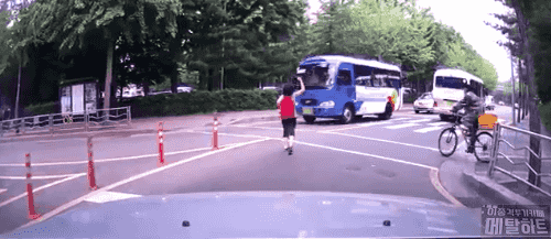 어린이 보호 구역 수준.gif | 인스티즈