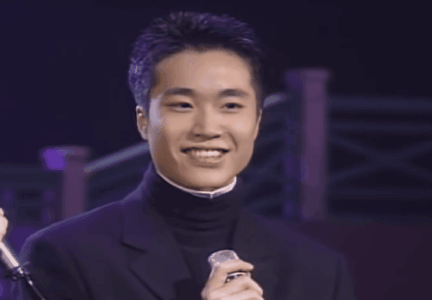 얼굴 없는 가수로 데뷔했는데 얼굴 공개후 생각보다 잘생겨서 난리났었던 | 인스티즈