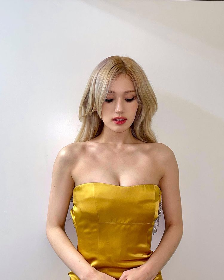 전소미 황금 드레스.jpg | 인스티즈