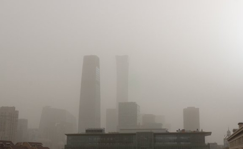 "숨 쉬기도 힘들다"...중국베이징하늘 뒤덮은 최악 황사 | 인스티즈