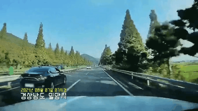 [블박] 국도에서 160km과속 사고.GIF | 인스티즈