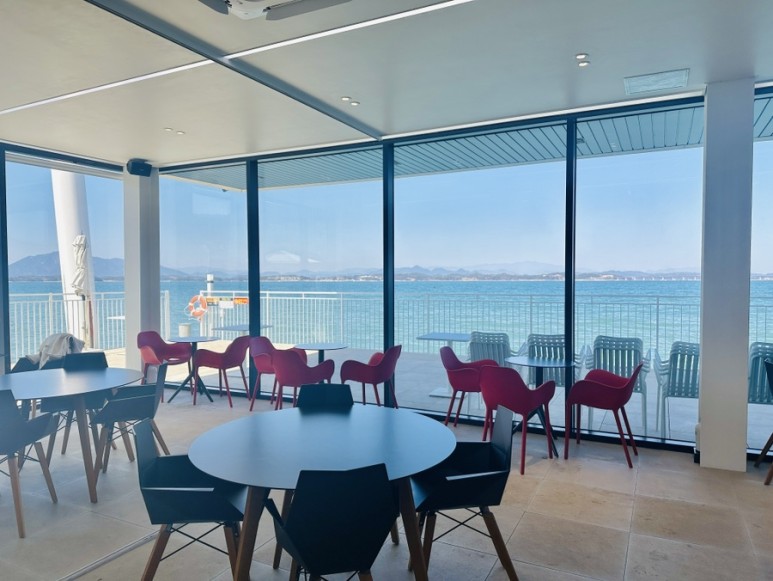 사천에 있는 진짜 바다위에 있는 카페 | 인스티즈