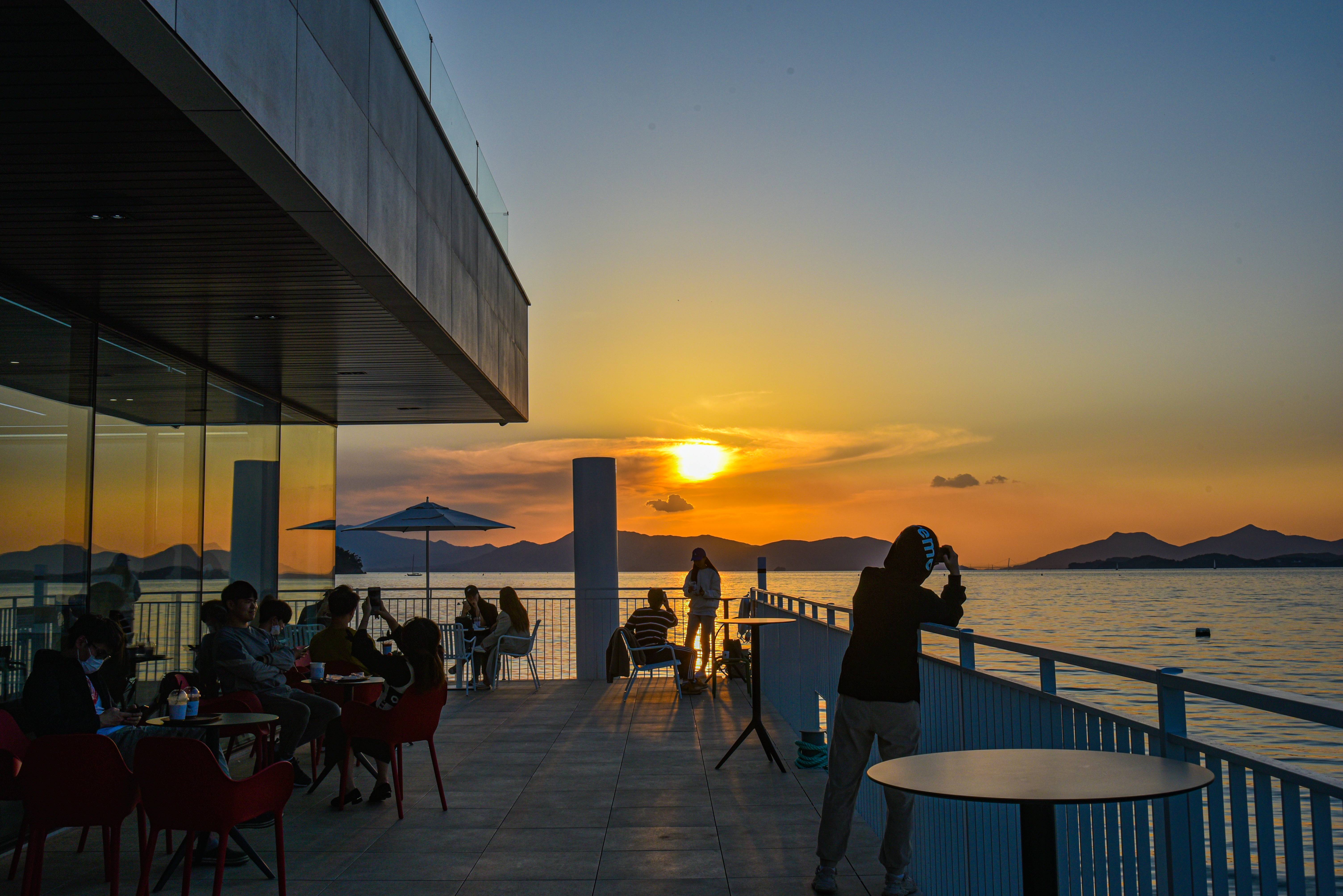 사천에 있는 진짜 바다위에 있는 카페 | 인스티즈