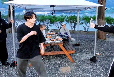 학창시절 예체능 선생님들이 서로 데려가려고 했다는 방탄소년단 정국 | 인스티즈