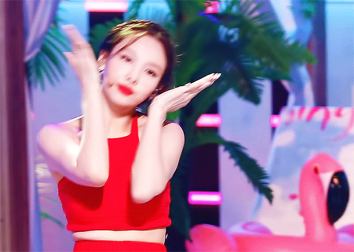 트와이스 나연 : 손이 진짜 너무 크지 않나...실감해보기.jpgif | 인스티즈