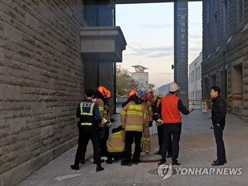 [속보] 고려대서 맨홀 뚜껑 폭발사고.."정화조 부패 가스 분출 추정" | 인스티즈